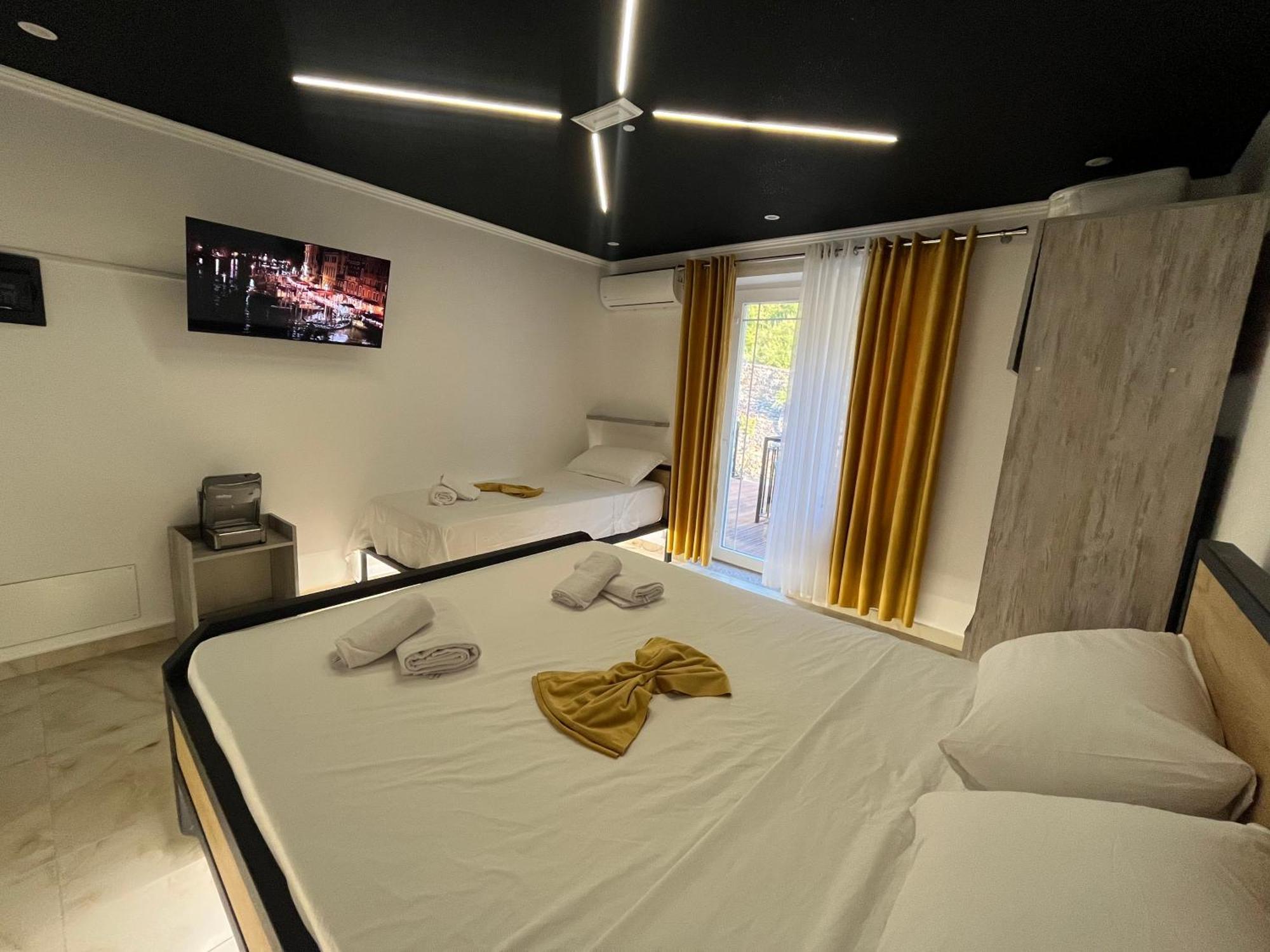 Hotel Davids Koman Экстерьер фото